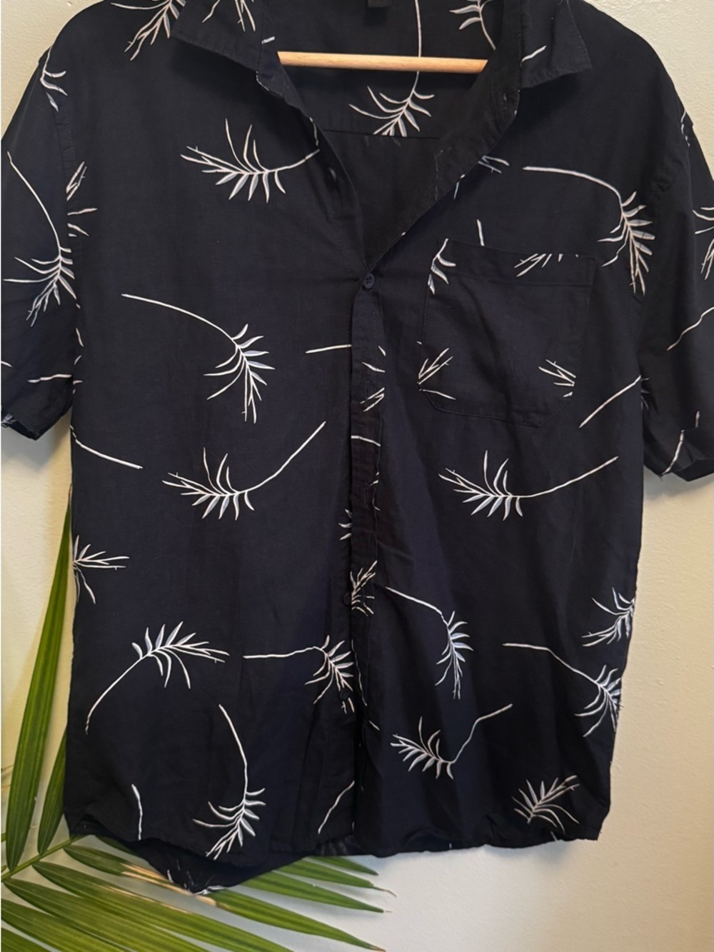 Magaschoni Navy Short-Sleeve Button-Down with White Palm Motif